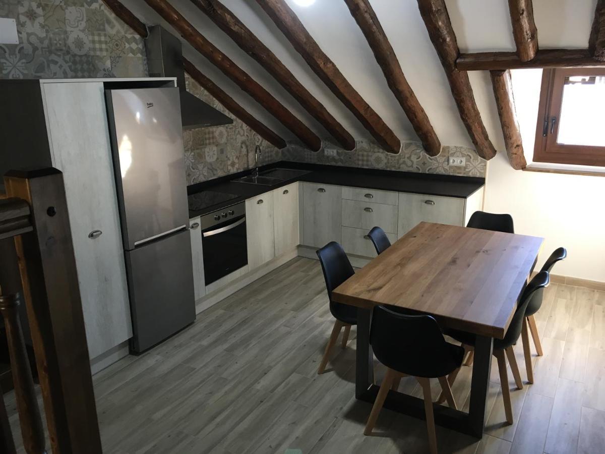 Apartamentos Bajo Pena Apartamentos Sanlorien El Pueyo de Araguás Esterno foto