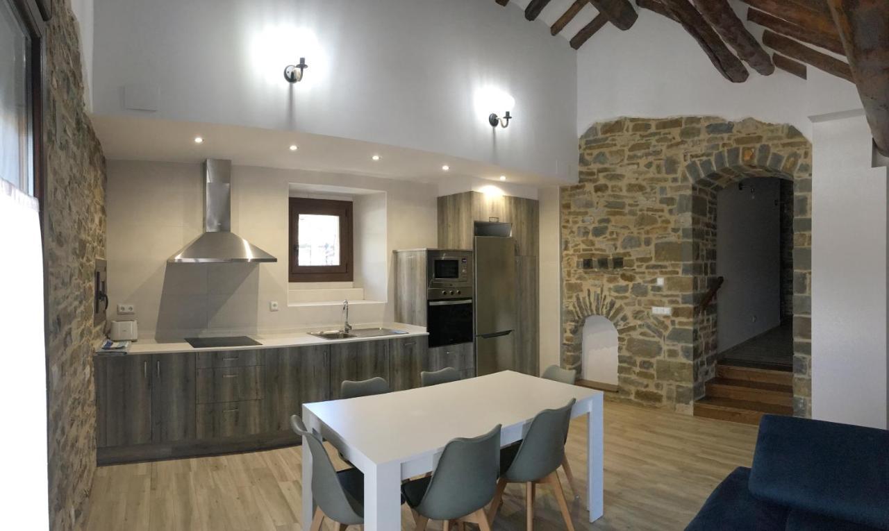 Apartamentos Bajo Pena Apartamentos Sanlorien El Pueyo de Araguás Esterno foto