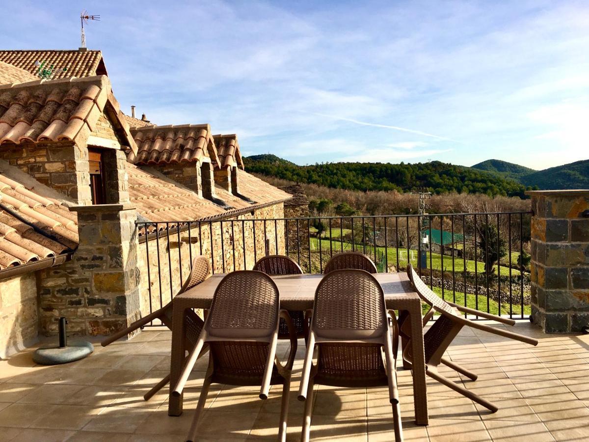 Apartamentos Bajo Pena Apartamentos Sanlorien El Pueyo de Araguás Esterno foto