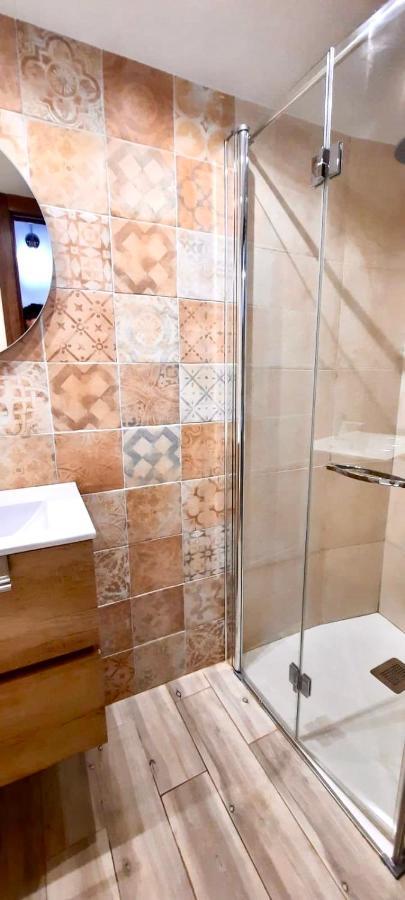 Apartamentos Bajo Pena Apartamentos Sanlorien El Pueyo de Araguás Esterno foto